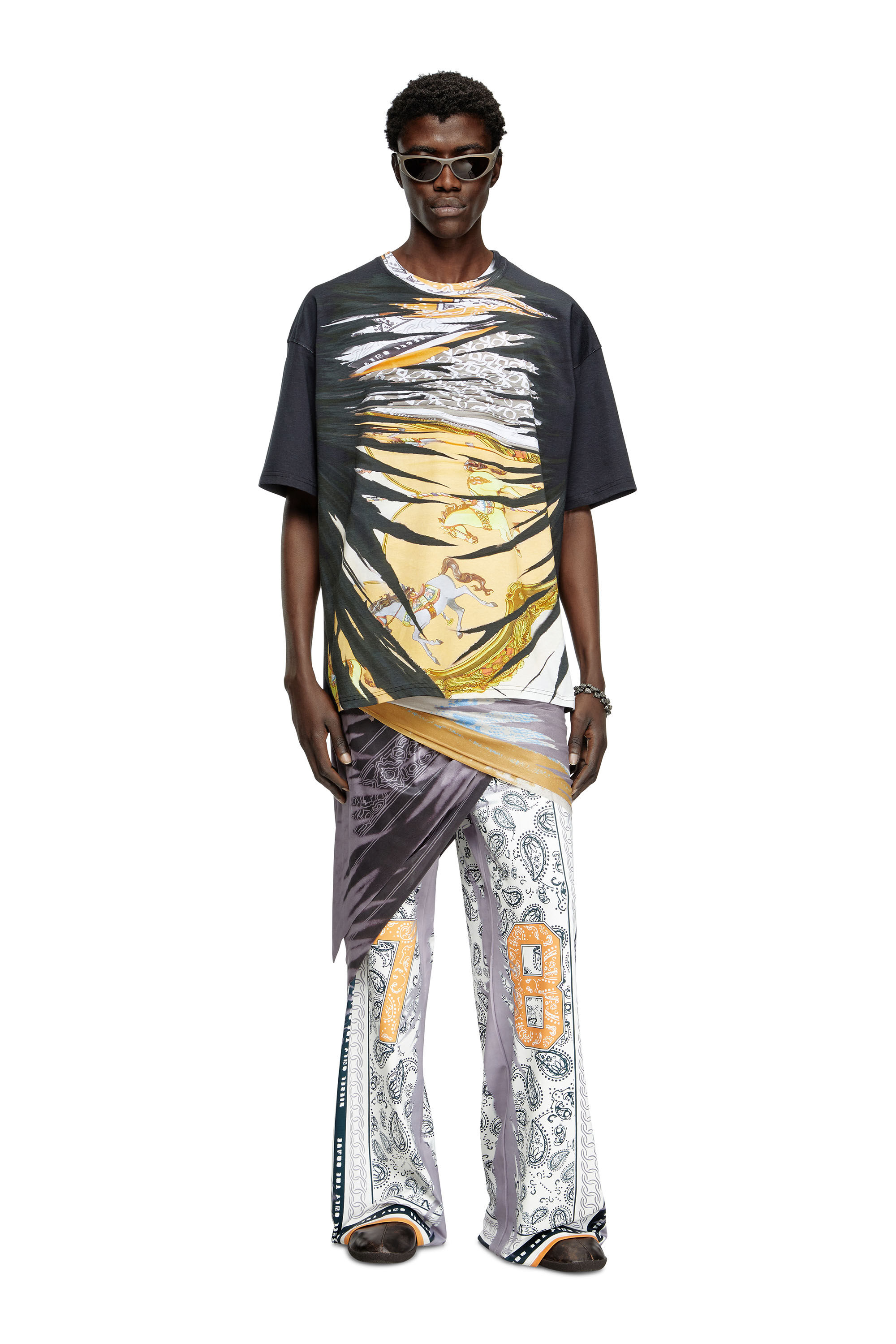 Diesel - T-BOXT-R25, Man's T-shirt with regal bandana print in Black/Yellow - 1