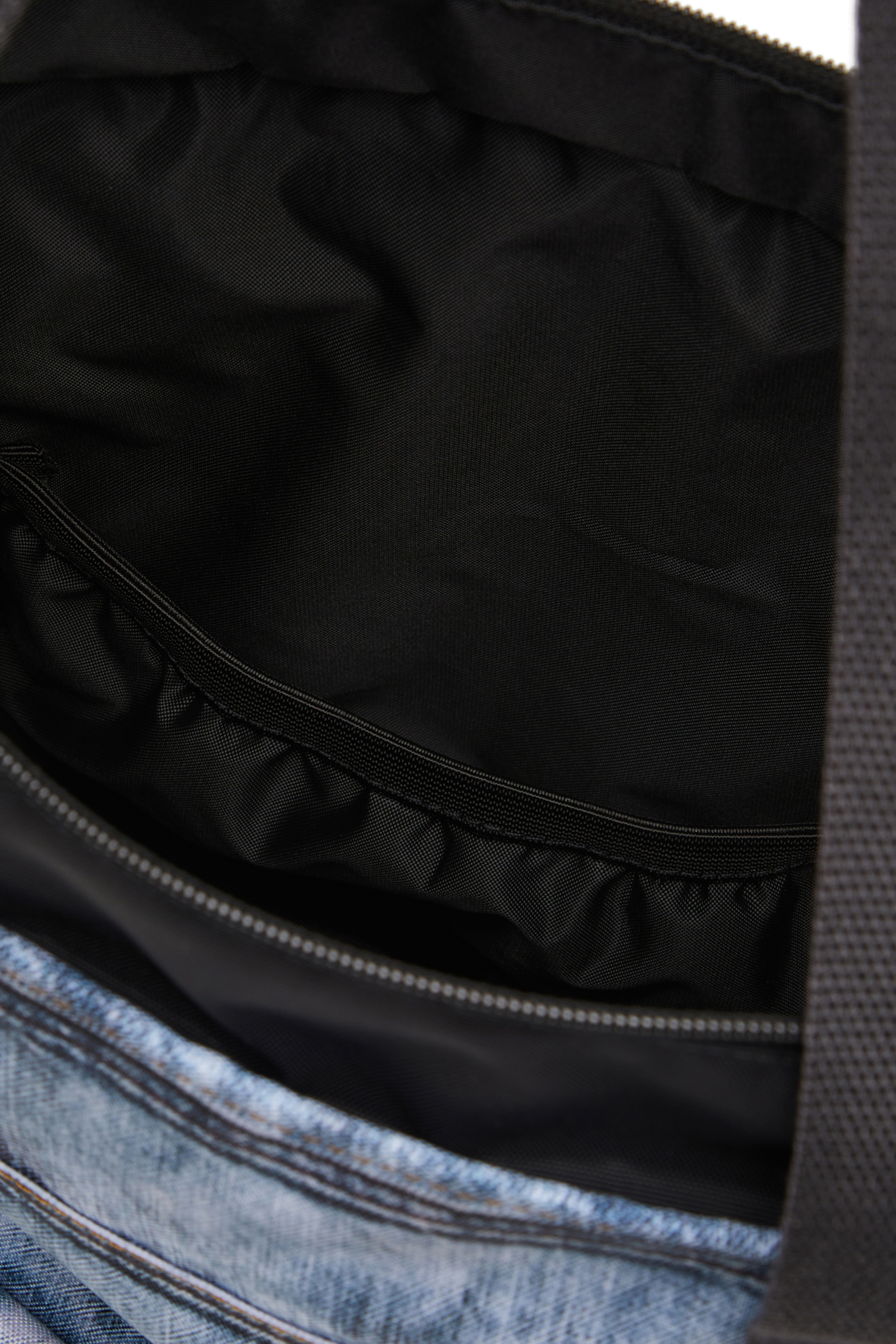 Diesel - DIESEL TOTE, Unisex's Tote bag in trompe l'oeil denim in Blue - 3