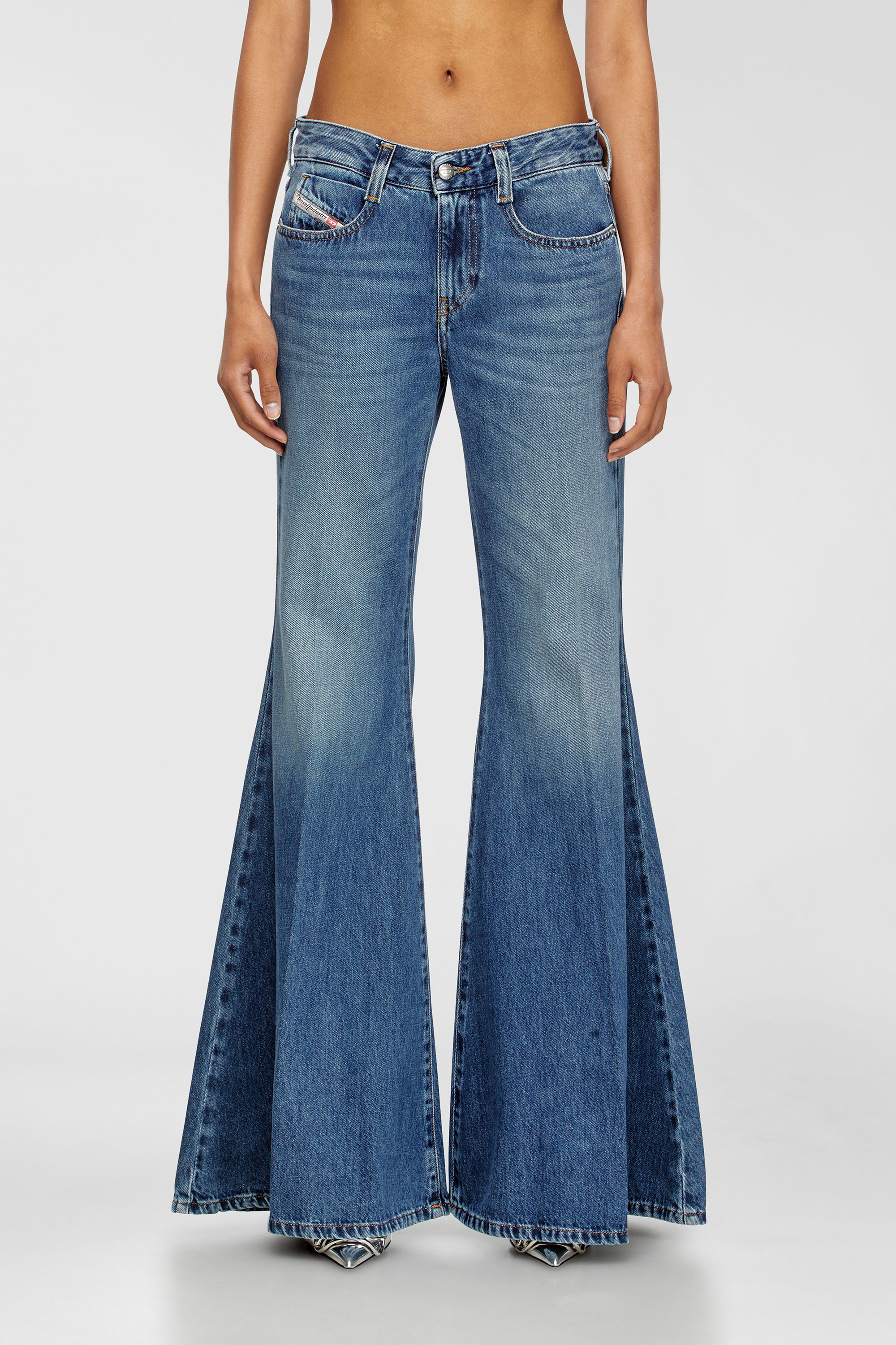 Diesel - Woman's Flare Jeans 1970 D-Bleess 09M56, Medium blue - 2