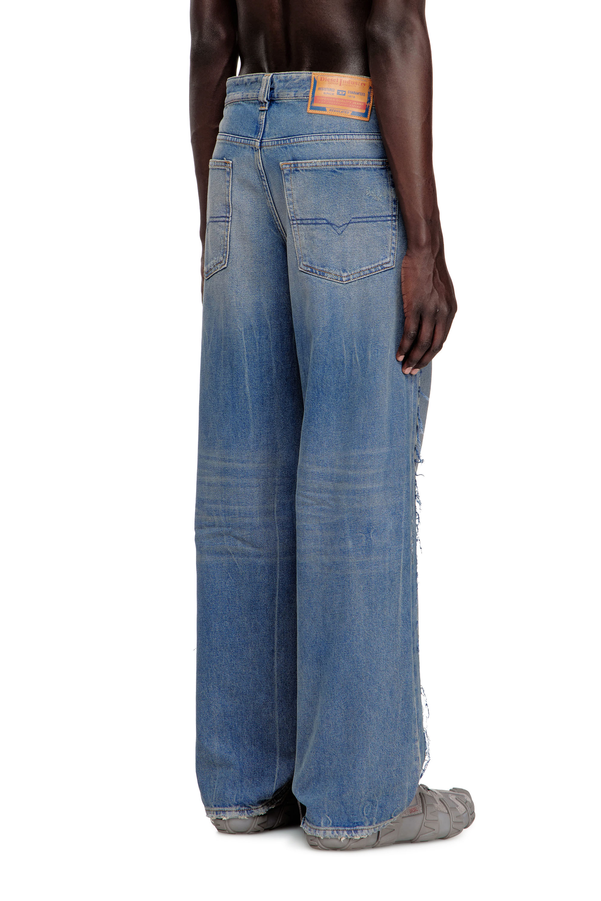 Diesel - Man's Relaxed Jeans 2001 D-Macro 09N27, Medium blue - 4