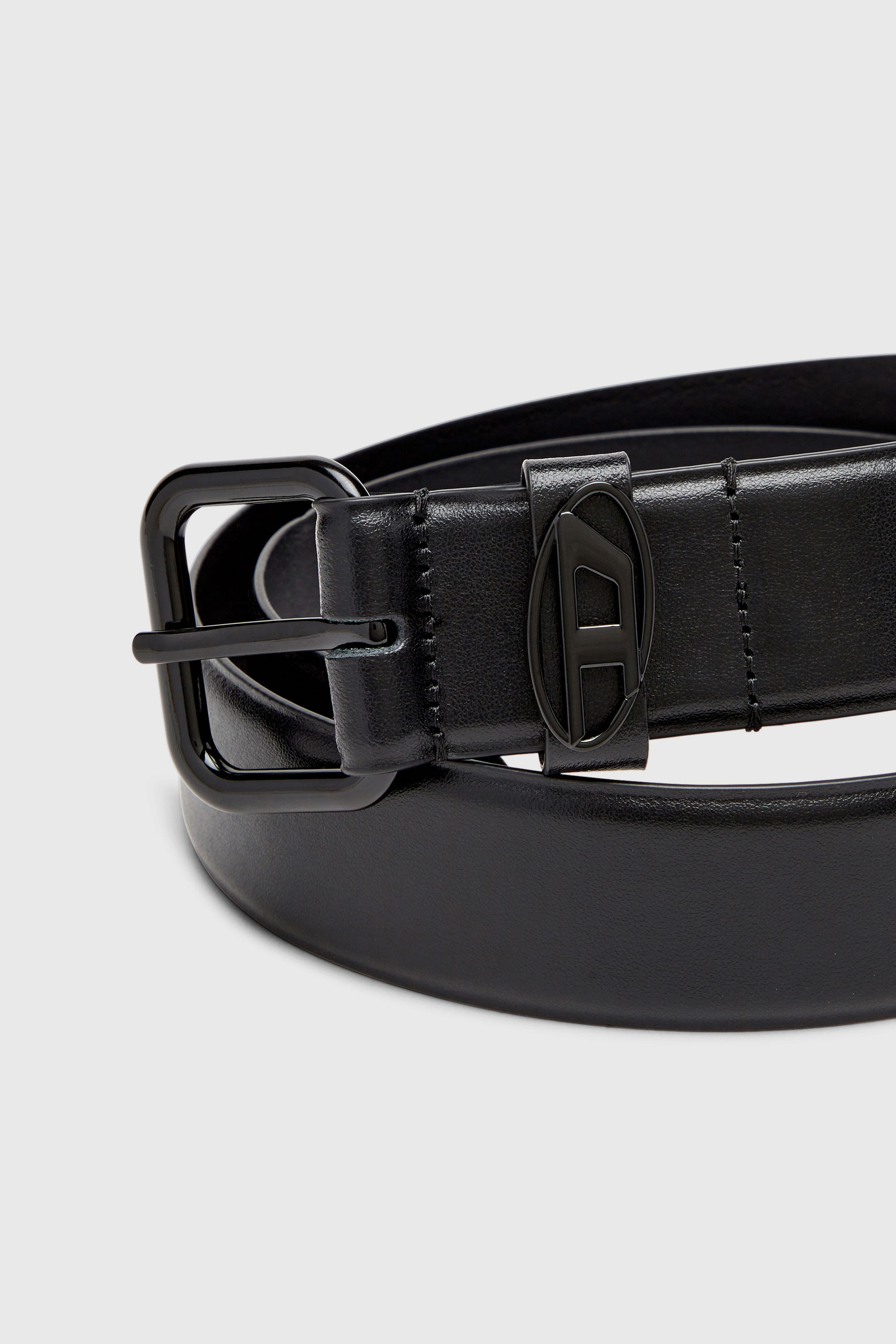 Diesel - B-1DR OVAL D LOOP, Unisex's 3.9cm logo-plaque embellished leather belt in Black - 3