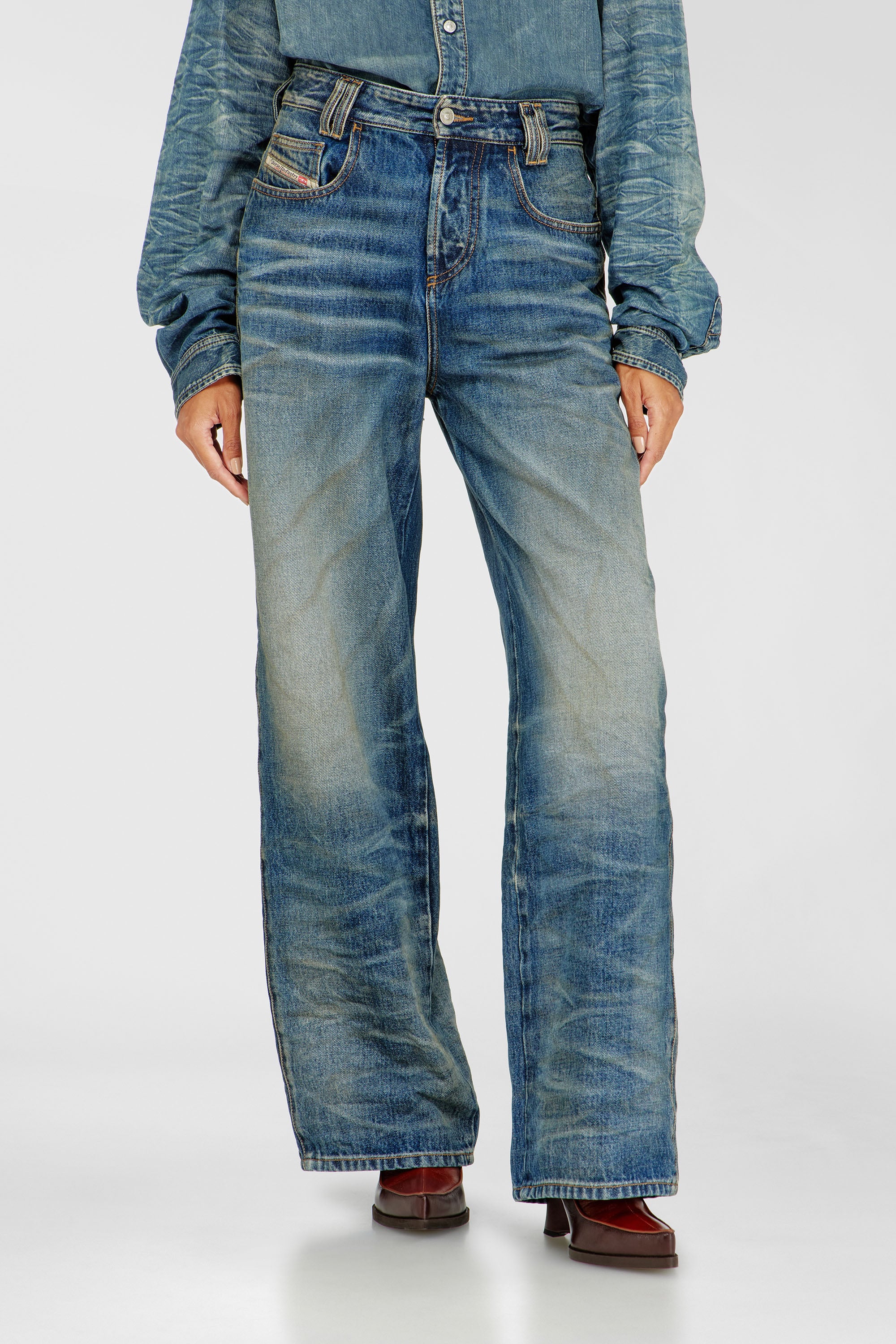Diesel - Unisex's Relaxed Jeans 1982 D-Hakou 007GC, Medium blue - 1