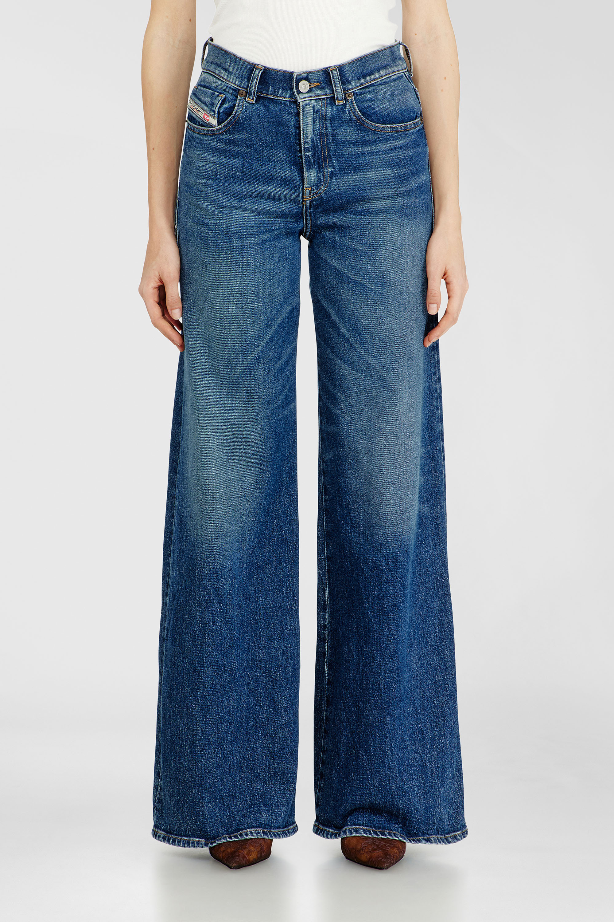 Diesel - Woman's Flare Jeans 1978 D-Akemi 09L21, Medium blue - 2